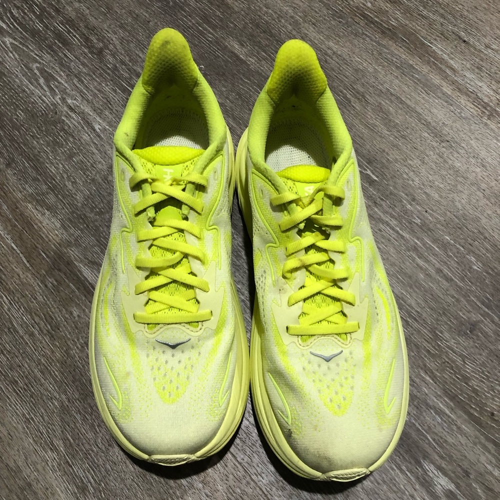 Hoka One One Clifton 10 Running Shoes Womens Size 9 Neon Yellow Sneakers Neutral - Picture 2 of 16